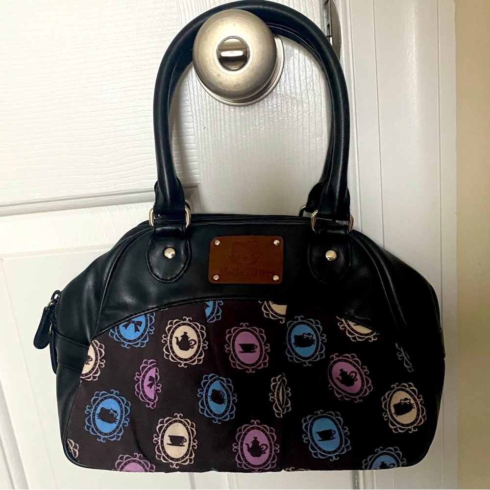 Hello Kitty Tea Purse - Picture 2 of 14